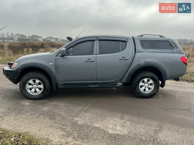 Білий Міцубісі Л 200, об'ємом двигуна 2.48 л та пробігом 324 тис. км за 13000 $, фото 7 на Automoto.ua