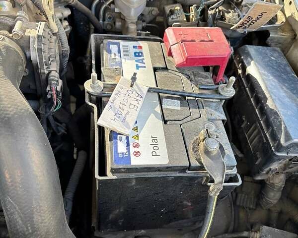 Белый Мицубиси Л 200, объемом двигателя 2.48 л и пробегом 121 тыс. км за 23000 $, фото 11 на Automoto.ua
