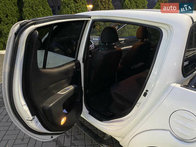 Белый Мицубиси Л 200, объемом двигателя 2.48 л и пробегом 310 тыс. км за 17500 $, фото 5 на Automoto.ua