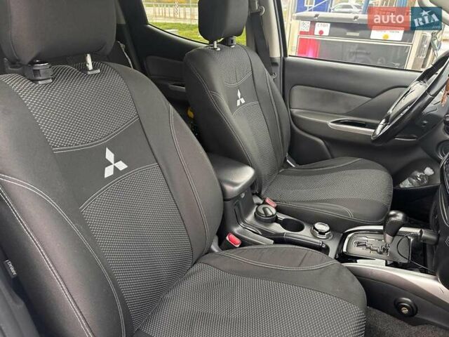 Міцубісі Л 200 2017 у Борисполе на Automoto.ua Білий Міцубісі Л 200, об'ємом двигуна 2.44 л та пробігом 265 тис. км за 22500 $, фото 4 на Automoto.ua