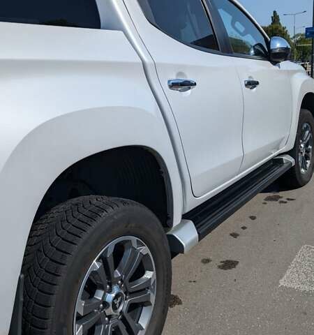 Міцубісі Л 200 2019 у Києві на Automoto.ua Білий Міцубісі Л 200, об'ємом двигуна 2.44 л та пробігом 96 тис. км за 31999 $, фото 4 на Automoto.ua