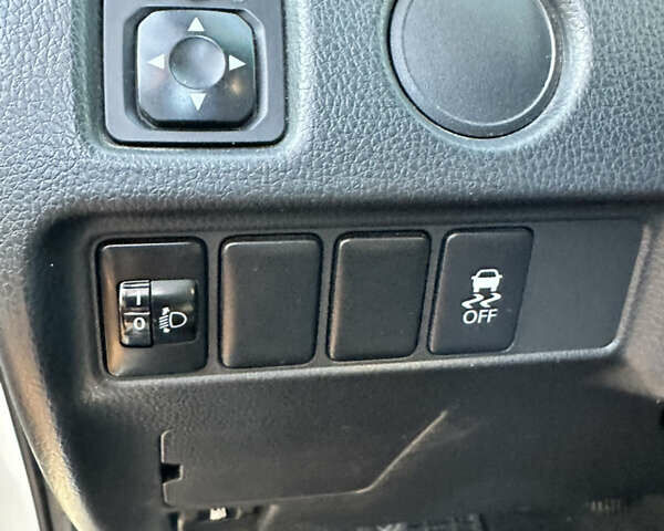 Белый Мицубиси Л 200, объемом двигателя 2.44 л и пробегом 312 тыс. км за 25000 $, фото 10 на Automoto.ua