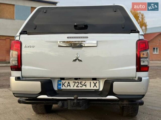 Белый Мицубиси Л 200, объемом двигателя 2.44 л и пробегом 60 тыс. км за 28500 $, фото 14 на Automoto.ua