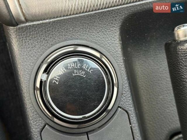 Белый Мицубиси Л 200, объемом двигателя 2.44 л и пробегом 60 тыс. км за 28500 $, фото 33 на Automoto.ua