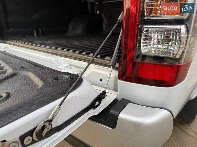 Белый Мицубиси Л 200, объемом двигателя 2.44 л и пробегом 60 тыс. км за 28500 $, фото 15 на Automoto.ua
