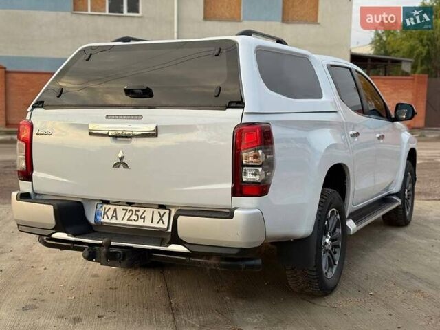 Белый Мицубиси Л 200, объемом двигателя 2.44 л и пробегом 60 тыс. км за 28500 $, фото 13 на Automoto.ua