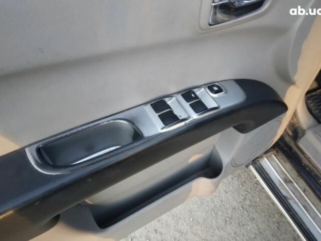 Чорний Міцубісі Л 200, об'ємом двигуна 2.5 л та пробігом 220 тис. км за 129000 $, фото 10 на Automoto.ua