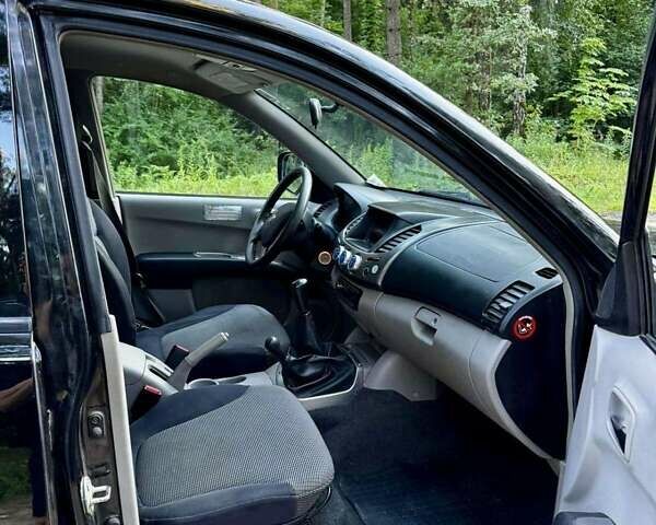 Чорний Міцубісі Л 200, об'ємом двигуна 2.5 л та пробігом 280 тис. км за 3200 $, фото 11 на Automoto.ua