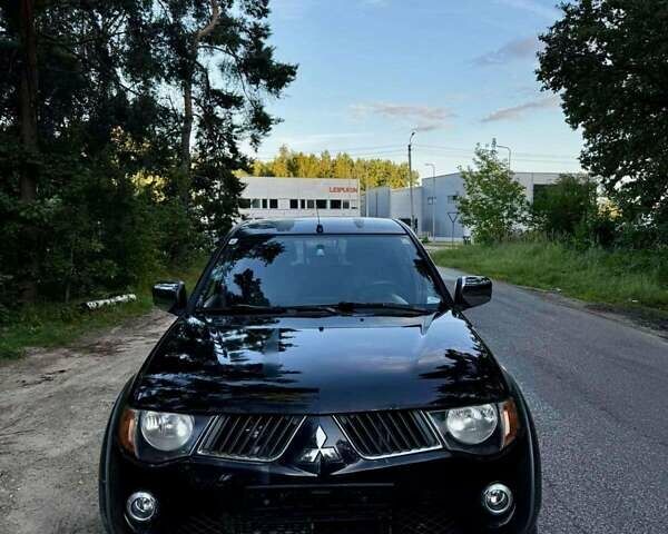 Чорний Міцубісі Л 200, об'ємом двигуна 2.5 л та пробігом 280 тис. км за 3200 $, фото 2 на Automoto.ua