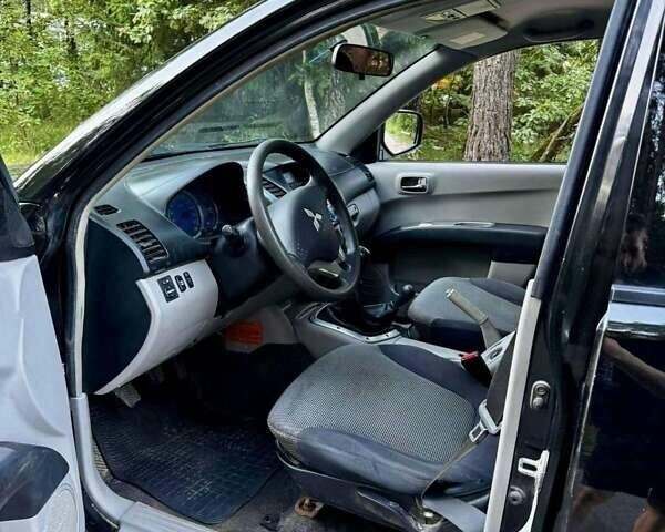 Чорний Міцубісі Л 200, об'ємом двигуна 2.5 л та пробігом 280 тис. км за 3200 $, фото 3 на Automoto.ua