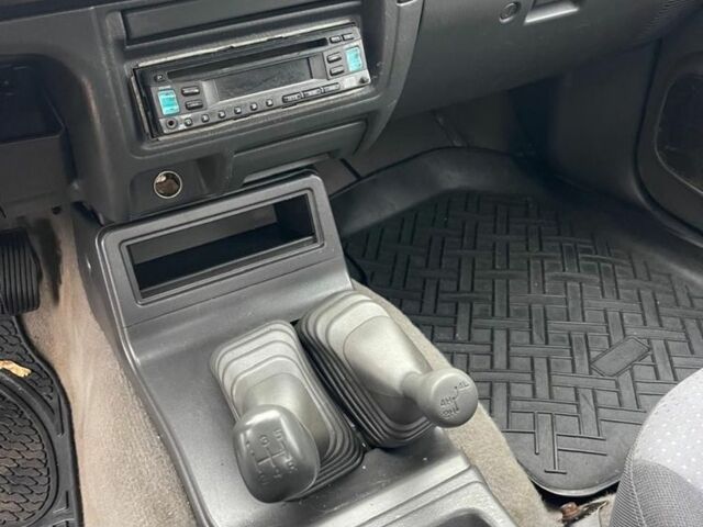 Чорний Міцубісі Л 200, об'ємом двигуна 2.5 л та пробігом 308 тис. км за 5000 $, фото 9 на Automoto.ua