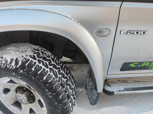 Чорний Міцубісі Л 200, об'ємом двигуна 2.5 л та пробігом 160 тис. км за 5600 $, фото 4 на Automoto.ua