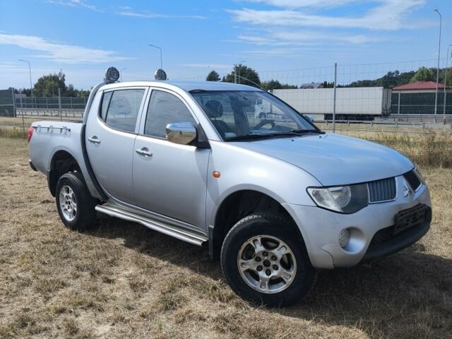 Черный Мицубиси Л 200, объемом двигателя 0 л и пробегом 150 тыс. км за 4667 $, фото 22 на Automoto.ua