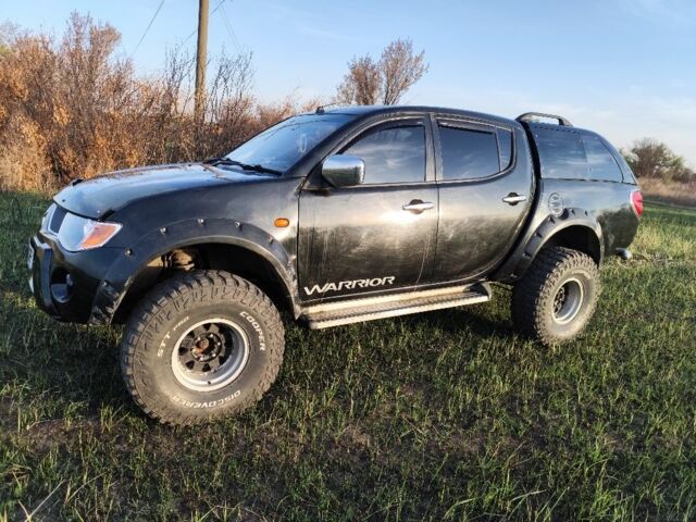 Черный Мицубиси Л 200, объемом двигателя 0 л и пробегом 160 тыс. км за 7578 $, фото 3 на Automoto.ua