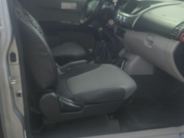 Чорний Міцубісі Л 200, об'ємом двигуна 2.5 л та пробігом 226 тис. км за 7200 $, фото 5 на Automoto.ua