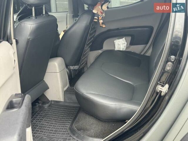 Чорний Міцубісі Л 200, об'ємом двигуна 2.48 л та пробігом 232 тис. км за 14000 $, фото 19 на Automoto.ua