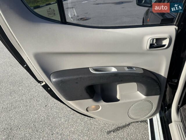 Мицубиси Л 200 2007 в Киеве на Automoto.ua Черный Мицубиси Л 200, объемом двигателя 2.48 л и пробегом 283 тыс. км за 10999 $, фото 20 на Automoto.ua