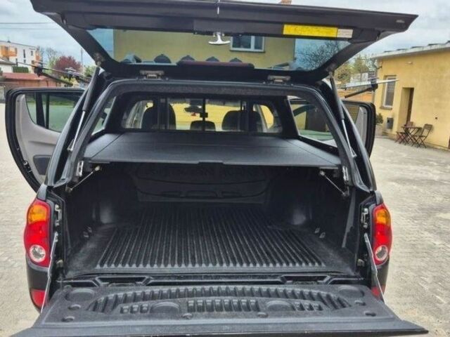 Черный Мицубиси Л 200, объемом двигателя 2.5 л и пробегом 278 тыс. км за 4200 $, фото 7 на Automoto.ua