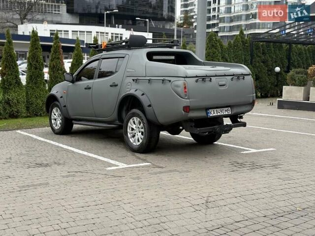 Чорний Міцубісі Л 200, об'ємом двигуна 2.48 л та пробігом 232 тис. км за 14000 $, фото 5 на Automoto.ua