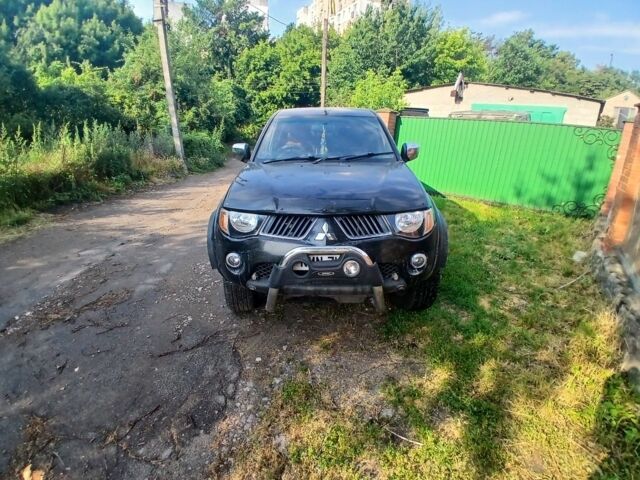 Черный Мицубиси Л 200, объемом двигателя 0 л и пробегом 178 тыс. км за 8000 $, фото 4 на Automoto.ua