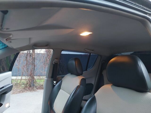 Черный Мицубиси Л 200, объемом двигателя 0 л и пробегом 300 тыс. км за 8000 $, фото 9 на Automoto.ua