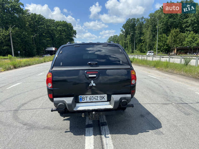 Чорний Міцубісі Л 200, об'ємом двигуна 2.48 л та пробігом 273 тис. км за 11800 $, фото 3 на Automoto.ua