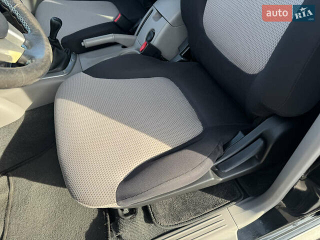 Мицубиси Л 200 2007 в Киеве на Automoto.ua Черный Мицубиси Л 200, объемом двигателя 2.48 л и пробегом 283 тыс. км за 10999 $, фото 22 на Automoto.ua