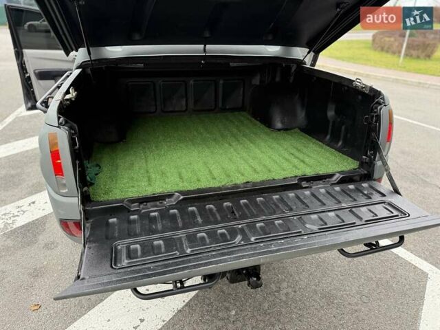Черный Мицубиси Л 200, объемом двигателя 2.48 л и пробегом 232 тыс. км за 13900 $, фото 34 на Automoto.ua