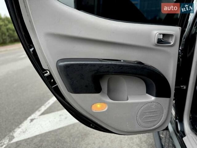 Черный Мицубиси Л 200, объемом двигателя 2.48 л и пробегом 232 тыс. км за 13900 $, фото 49 на Automoto.ua