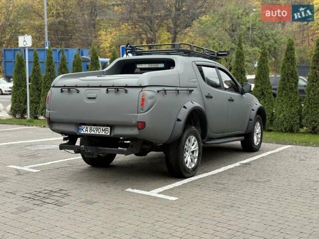 Чорний Міцубісі Л 200, об'ємом двигуна 2.48 л та пробігом 232 тис. км за 14000 $, фото 6 на Automoto.ua