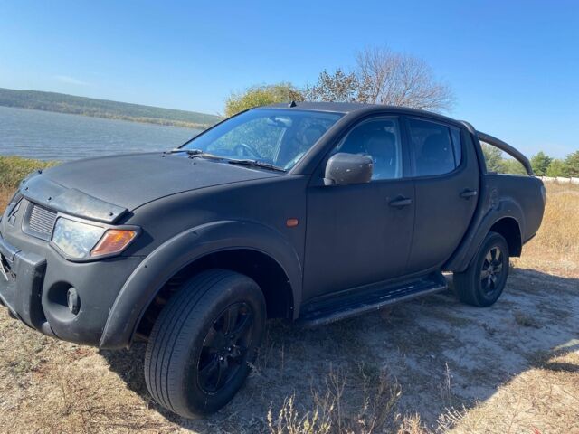 Черный Мицубиси Л 200, объемом двигателя 0 л и пробегом 177 тыс. км за 5500 $, фото 11 на Automoto.ua