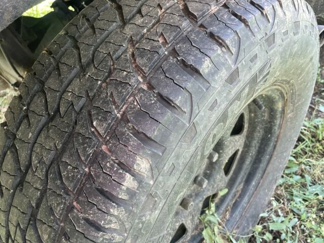 Черный Мицубиси Л 200, объемом двигателя 2.5 л и пробегом 300 тыс. км за 4311 $, фото 4 на Automoto.ua