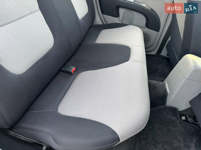 Мицубиси Л 200 2007 в Киеве на Automoto.ua Черный Мицубиси Л 200, объемом двигателя 2.48 л и пробегом 283 тыс. км за 10999 $, фото 15 на Automoto.ua