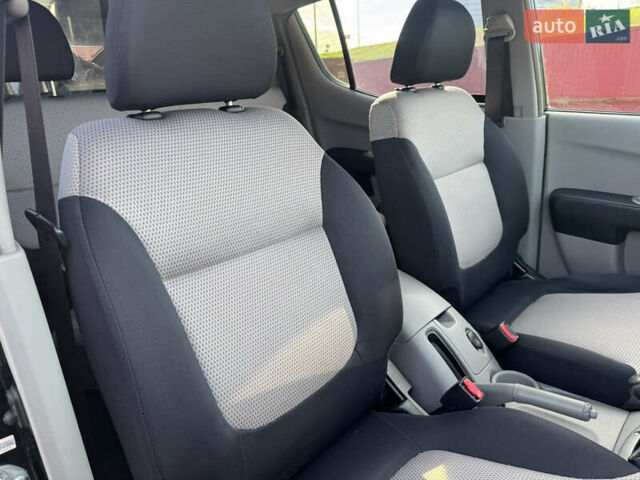 Мицубиси Л 200 2007 в Киеве на Automoto.ua Черный Мицубиси Л 200, объемом двигателя 2.48 л и пробегом 283 тыс. км за 10999 $, фото 10 на Automoto.ua