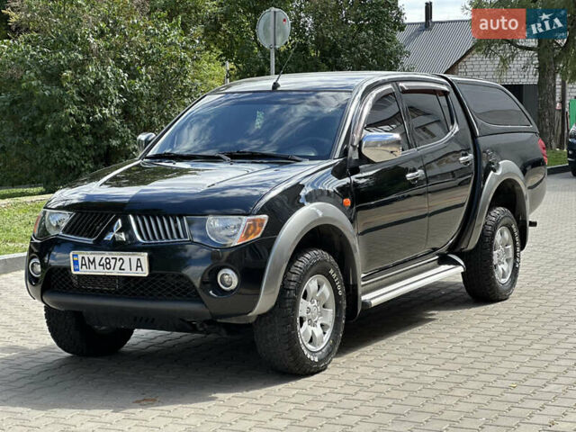 Чорний Міцубісі Л 200, об'ємом двигуна 2.48 л та пробігом 339 тис. км за 13999 $, фото 2 на Automoto.ua