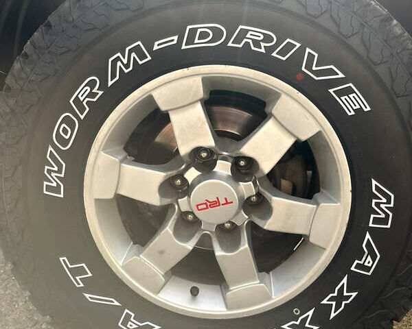 Чорний Міцубісі Л 200, об'ємом двигуна 2.48 л та пробігом 330 тис. км за 11800 $, фото 10 на Automoto.ua