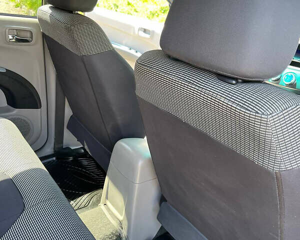 Черный Мицубиси Л 200, объемом двигателя 2.5 л и пробегом 221 тыс. км за 12800 $, фото 20 на Automoto.ua