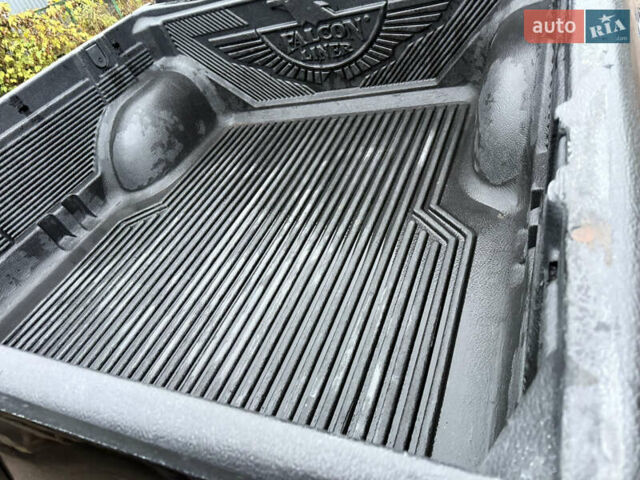 Черный Мицубиси Л 200, объемом двигателя 2.5 л и пробегом 261 тыс. км за 12300 $, фото 15 на Automoto.ua