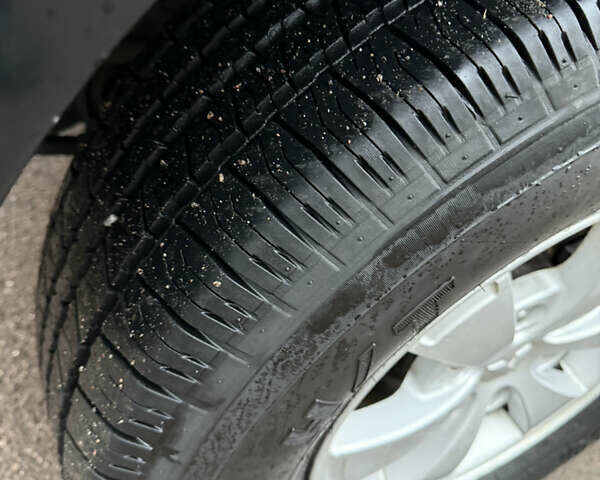 Черный Мицубиси Л 200, объемом двигателя 2.5 л и пробегом 261 тыс. км за 12300 $, фото 21 на Automoto.ua