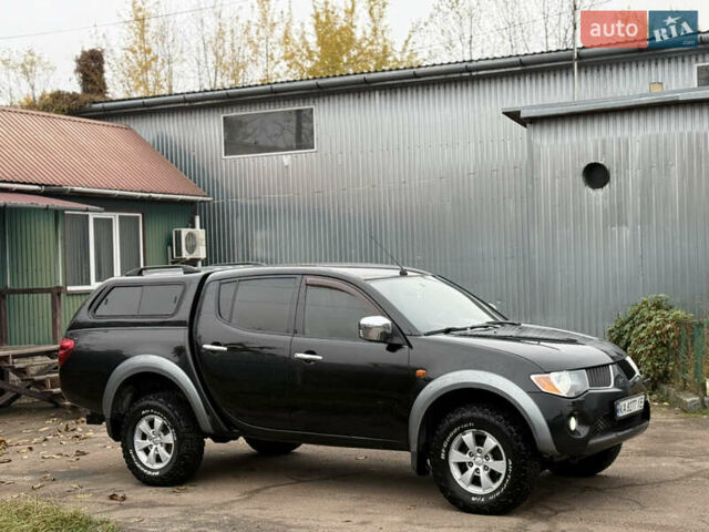 Чорний Міцубісі Л 200, об'ємом двигуна 2.5 л та пробігом 525 тис. км за 10000 $, фото 6 на Automoto.ua