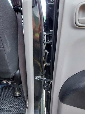 Черный Мицубиси Л 200, объемом двигателя 2.48 л и пробегом 392 тыс. км за 15500 $, фото 29 на Automoto.ua