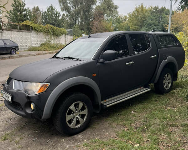 Чорний Міцубісі Л 200, об'ємом двигуна 2.48 л та пробігом 260 тис. км за 11500 $, фото 7 на Automoto.ua
