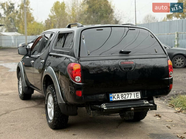 Чорний Міцубісі Л 200, об'ємом двигуна 2.5 л та пробігом 525 тис. км за 10000 $, фото 4 на Automoto.ua