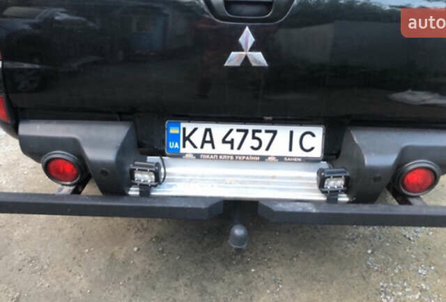 Чорний Міцубісі Л 200, об'ємом двигуна 2.48 л та пробігом 330 тис. км за 11800 $, фото 5 на Automoto.ua