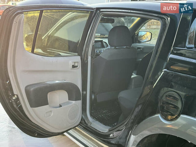 Чорний Міцубісі Л 200, об'ємом двигуна 2.5 л та пробігом 302 тис. км за 10500 $, фото 4 на Automoto.ua