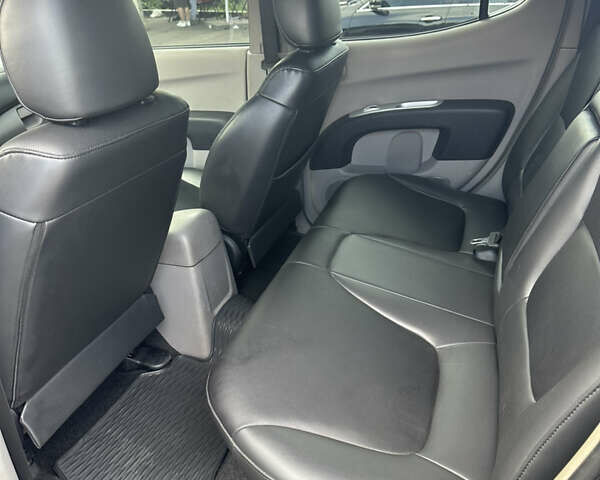 Черный Мицубиси Л 200, объемом двигателя 2.48 л и пробегом 210 тыс. км за 16500 $, фото 8 на Automoto.ua