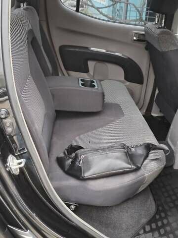 Черный Мицубиси Л 200, объемом двигателя 2.48 л и пробегом 291 тыс. км за 11000 $, фото 1 на Automoto.ua