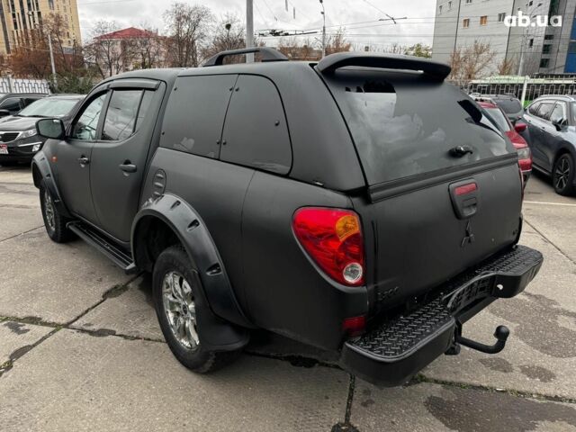 Чорний Міцубісі Л 200, об'ємом двигуна 2.5 л та пробігом 330 тис. км за 9890 $, фото 3 на Automoto.ua