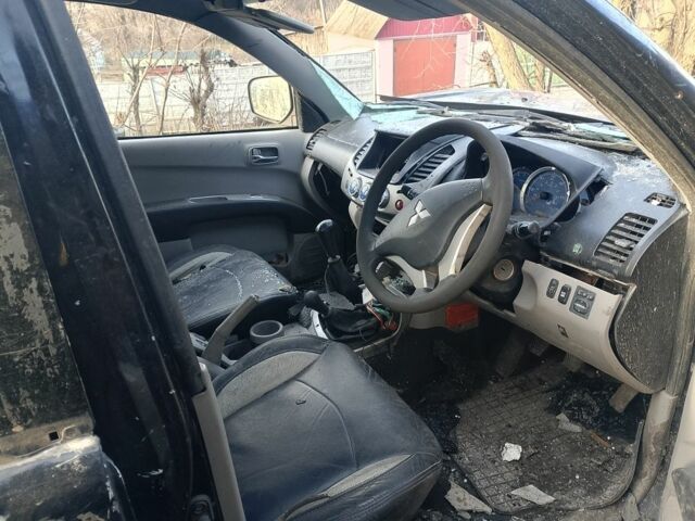 Черный Мицубиси Л 200, объемом двигателя 0 л и пробегом 230 тыс. км за 1420 $, фото 4 на Automoto.ua