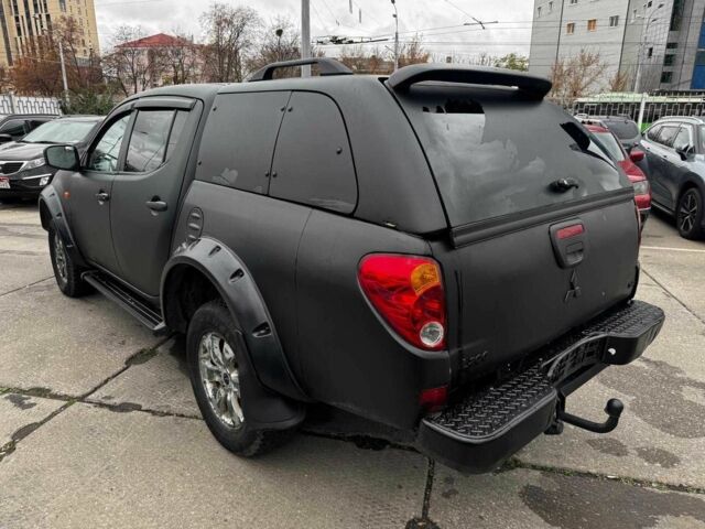 Чорний Міцубісі Л 200, об'ємом двигуна 2.5 л та пробігом 330 тис. км за 9890 $, фото 3 на Automoto.ua